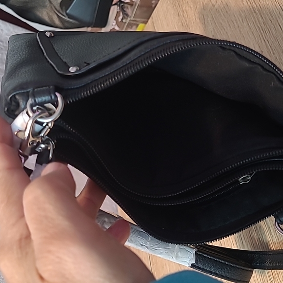 NWOT KENNETH COLE REACTION CROSSBODY PURSE - Picture 6 of 8